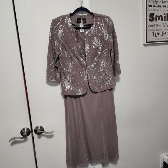 Beautiful Purple Dress Set - Picture 11 of 11